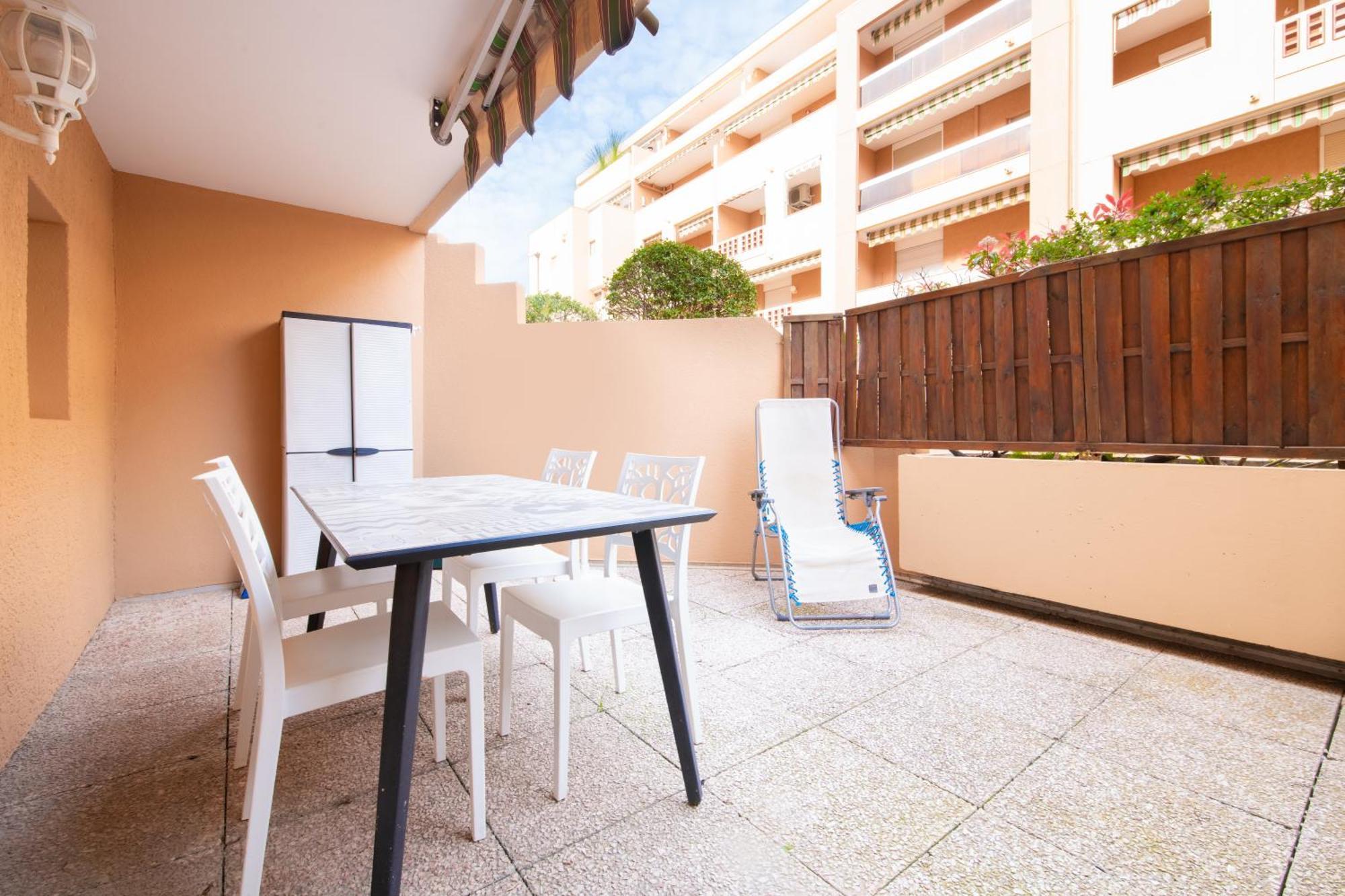 Le Victoria, Centre Ville , Plage Et Parking Gratuit Sainte-Maxime Exteriör bild